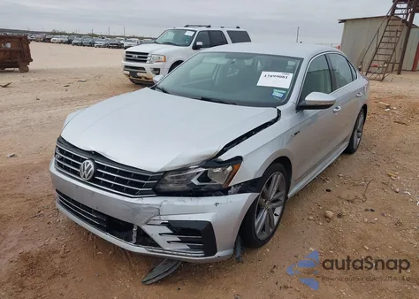 2017 Volkswagen Passat 1.8T R-Line z USA, uszkodzony, nr VIN 1VWDT7A39HC018921